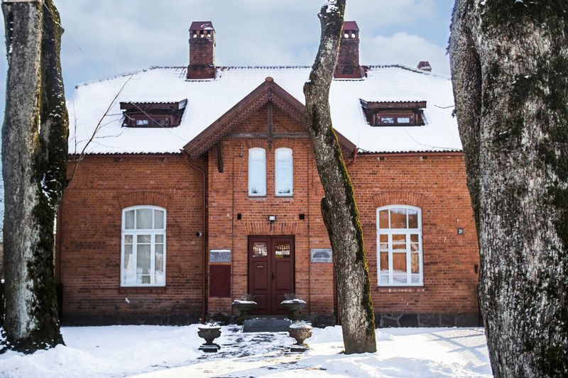 Kvalifikacijos tobulinimo programa pedagogams:  Rojaus keliu su žiobrių kepimu + dvariškas pyragas + meilės arbata