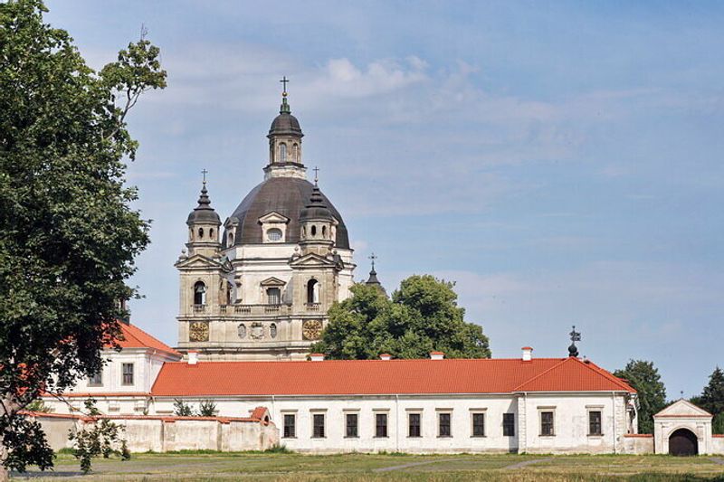 Vienos dienos pažintinė-degustacinė kelionė kolektyvams: vienuolynas – ekskursija mieste – pietūs-vienintelis alkoholio muziejus su degustacija