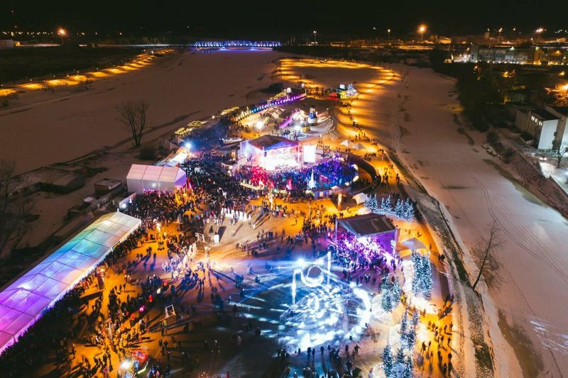 Iš Palangos: Jelgavos ledo skulptūrų festivalis – Jaunpils pilis – Viduramžių laikų pietūs