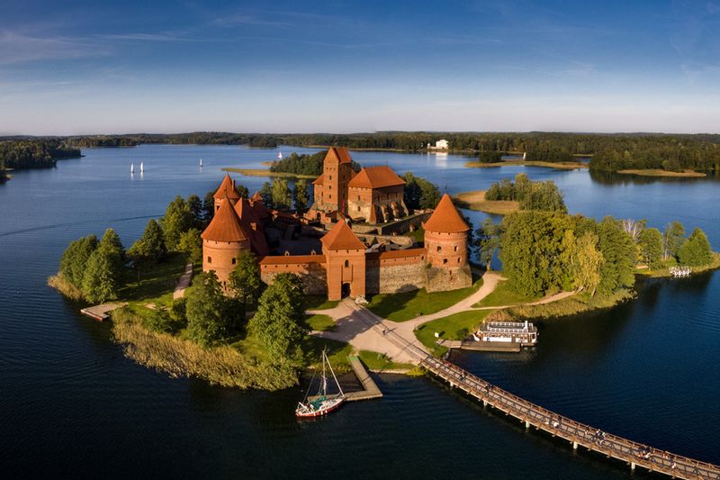 Trakai castle  – kibinai degustation – ship tour