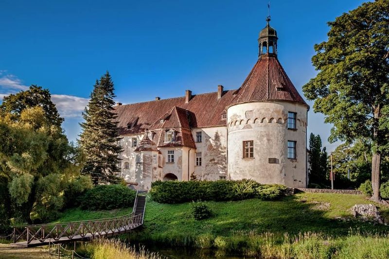 Pažintinė kelionė į Latviją: Jaunpils – Jūrmala su nakvyne 5* viešbutyje