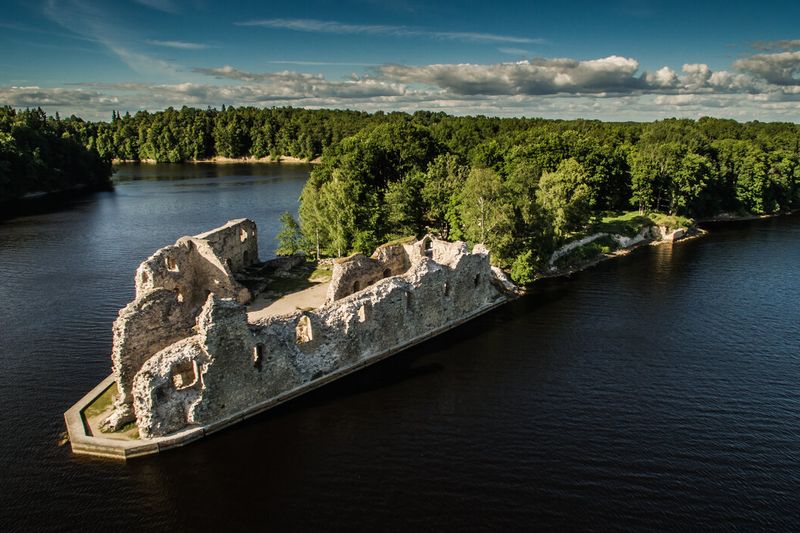 Kelionė į Latviją: Renavo dvaras – Salaspilis – vikingų laivas – Motor muziejus – Bauskės pilis – shitaki grybai