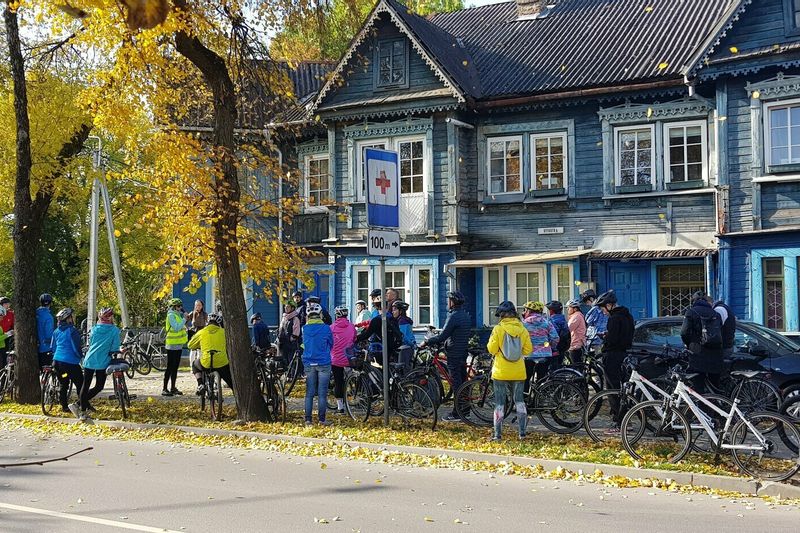 Pažintinė ekskursija kolektyvams su dviračiais: Pasigrožėkime Vilniaus medinukais