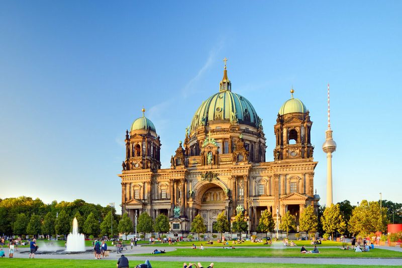 Berlynas ir Potsdamas su didžiausios Lenkijos šventovės lankymu (3d./2n.)
